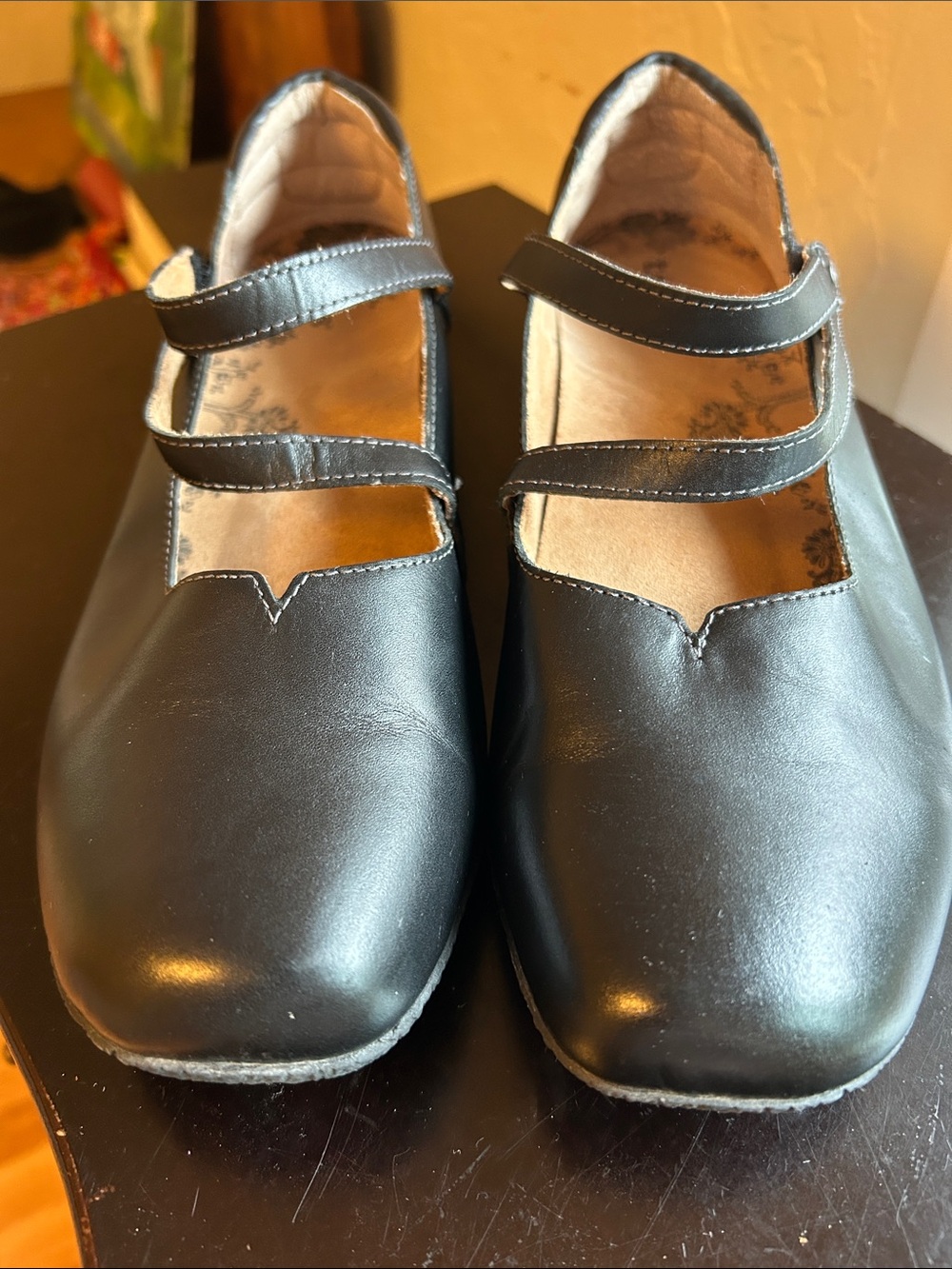 Taos Mary Jane style black flats size 10